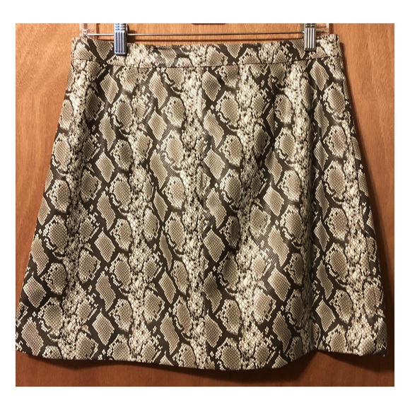 H&M Snakeskin Mini Skirt - Picture 4 of 6